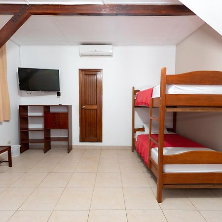 Hostal "Centrika" Tarapoto Esterno foto