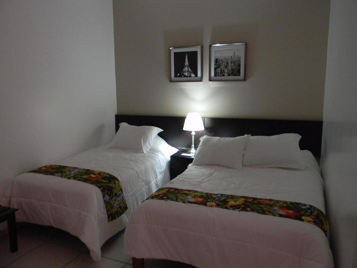 Hostal "Centrika" Tarapoto Esterno foto