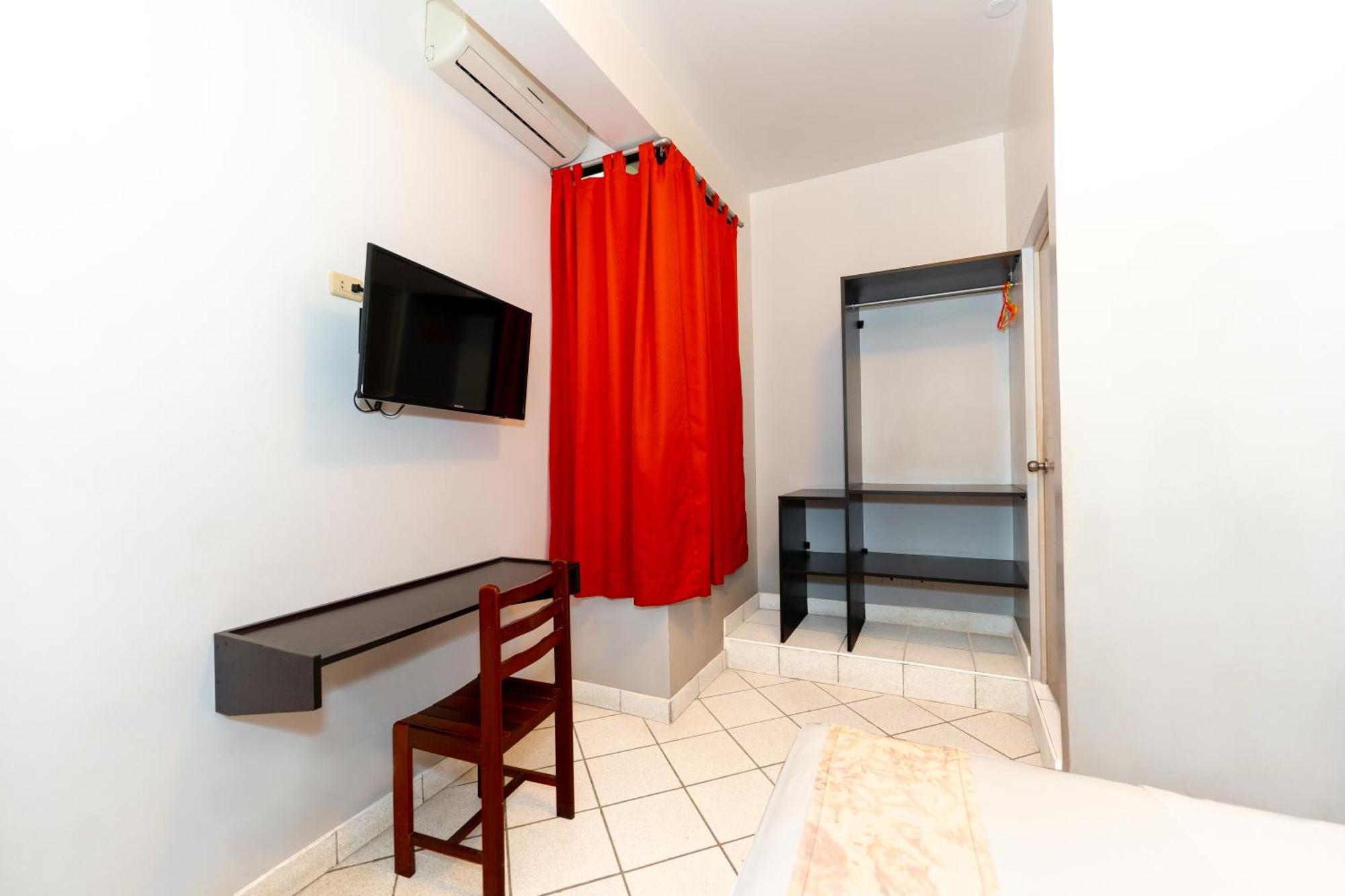 Hostal "Centrika" Tarapoto Esterno foto