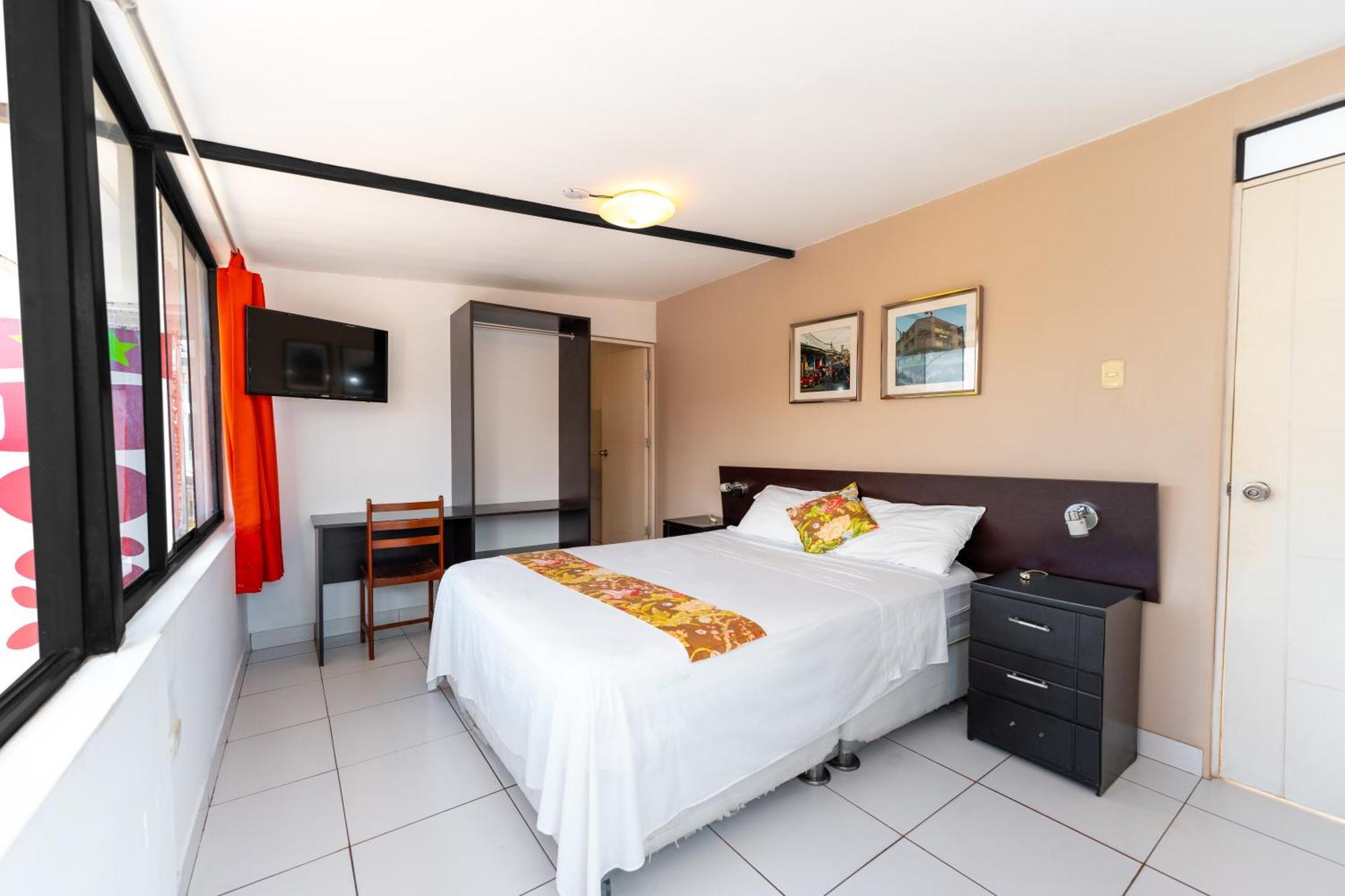 Hostal "Centrika" Tarapoto Esterno foto